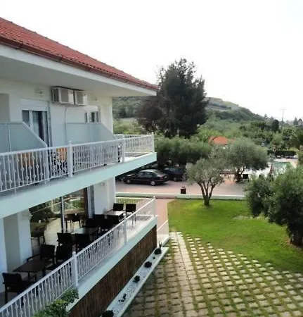 Ξενοδοχείο με διαμερίσματα Bella Grecia